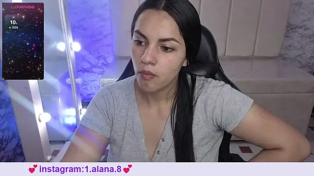 Snapshot of Mialover_v chatting on 1, 10, 2025 Mialover v online show from 1, 10, 2025