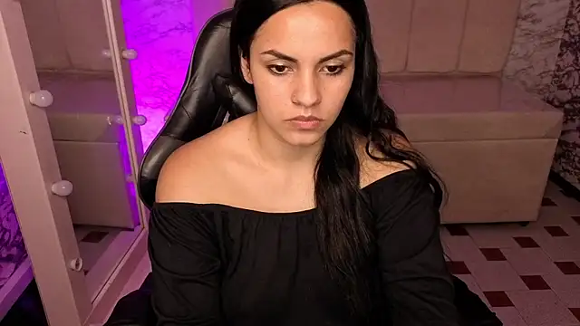 Snapshot of Mialover_v chatting on 5, 10, 2025 Mialover v online show from 5, 10, 2025