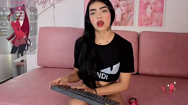 Snapshot of Emmy_sexygirl chatting on 13, 11, 2025 Emmy sexygirl online show from 13, 11, 2025