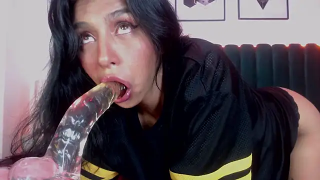 Snapshot of Keila_Fg chatting on 13, 11, 2025 Keila Fg online show from 13, 11, 2025