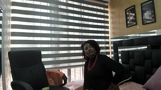 sheyla  ebony online show from 10, 11, 2025