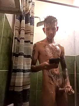 Snapshot of LaParKa31 chatting on 12, 11, 2025 LaParKa31 online show from 12, 11, 2025