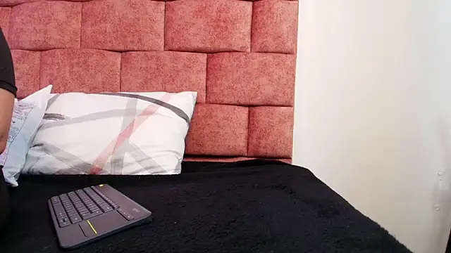 very slut online show from 17, 9, 2025