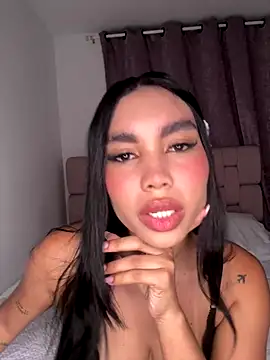 karolaalcendra online show from 24, 10, 2025