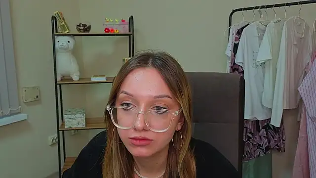 Tina Brow online show from 24, 9, 2025