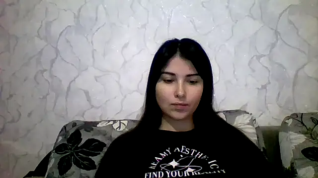 Marina Edwards online show from 6, 10, 2025