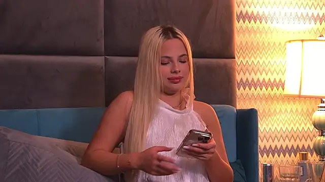 YssabelFox online show from 12, 10, 2025