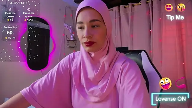 Snapshot of ShanaJamil chatting on 16, 10, 2025 ShanaJamil online show from 16, 10, 2025