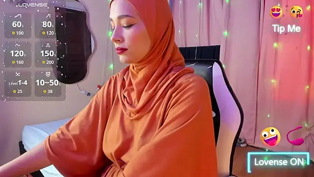 Snapshot of ShanaJamil chatting on 17, 10, 2025 ShanaJamil online show from 17, 10, 2025