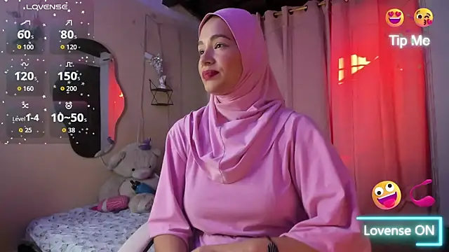 Snapshot of ShanaJamil chatting on 7, 11, 2025 ShanaJamil online show from 7, 11, 2025