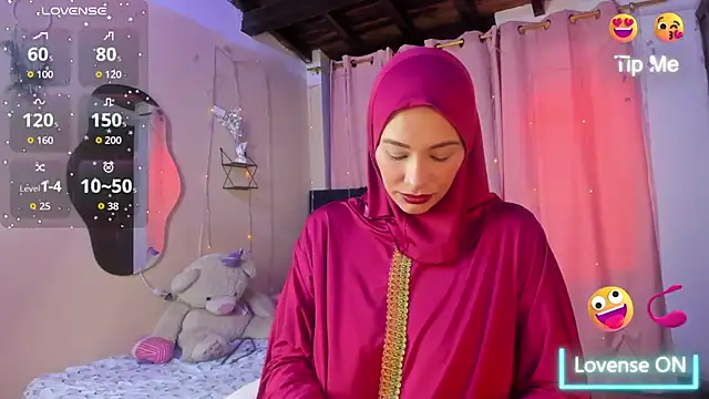 Snapshot of ShanaJamil chatting on 8, 11, 2025 ShanaJamil online show from 8, 11, 2025