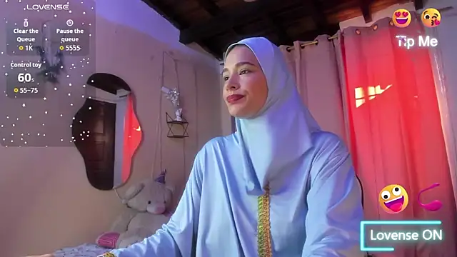 Snapshot of ShanaJamil chatting on 12, 11, 2025 ShanaJamil online show from 12, 11, 2025