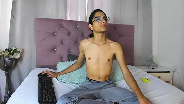 EthanBlackwoodd online show from 16, 10, 2025