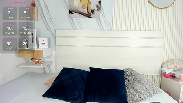 VictoriaHarriss online show from 10, 10, 2025