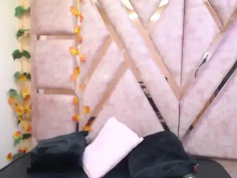 Zoe Browns  online show from 2, 11, 2025