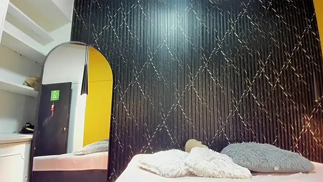 Snapshot of Miss_Ariaa chatting on 6, 11, 2025 Miss Ariaa online show from 6, 11, 2025