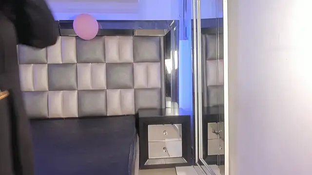 abbiecollins js online show from 26, 11, 2025