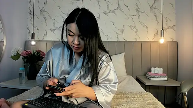 Amber Santana online show from 4, 11, 2025