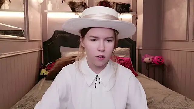 Snapshot of Alida_Brice chatting on 3, 11, 2025 Alida Brice online show from 3, 11, 2025