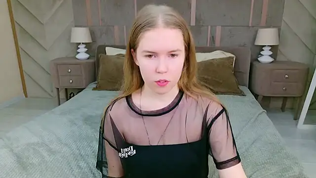 Snapshot of Alida_Brice chatting on 24, 11, 2025 Alida Brice online show from 24, 11, 2025