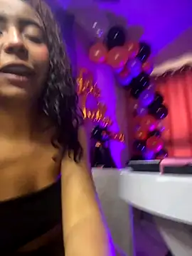 Snapshot of PrettyTiana_ chatting on 9, 10, 2025 PrettyTiana online show from 9, 10, 2025