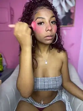 PrettyTiana  online show from 28, 11, 2025