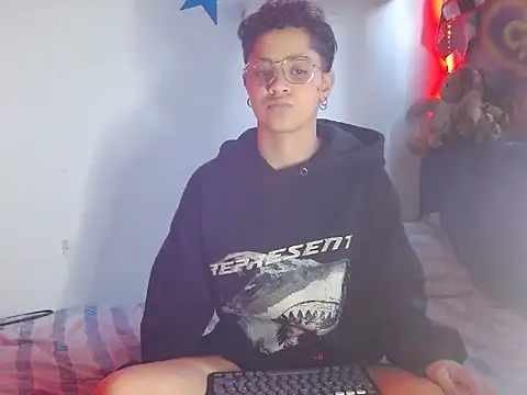 Snapshot of Jade_Rayden chatting on 7, 4, 2026 Jade Rayden online show from 7, 4, 2026