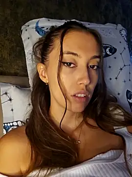 Virgin Pussy Squirt online show from 24, 9, 2025