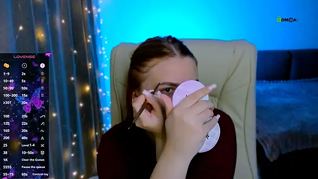 Snapshot of red__dizzy chatting on 21, 10, 2025 red dizzy online show from 21, 10, 2025