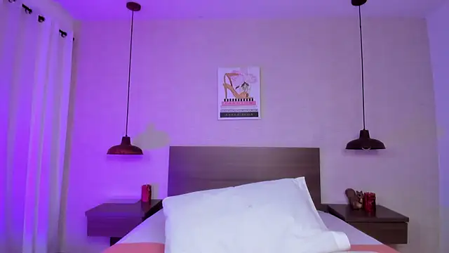 cloehill  online show from 14, 12, 2025