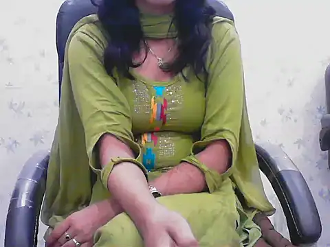 Snapshot of short_girl_ chatting on 23, 2, 2026 short girl online show from 23, 2, 2026