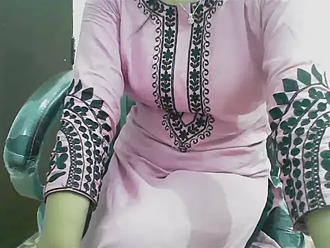 Snapshot of short_girl_ chatting on 19, 3, 2026 short girl online show from 19, 3, 2026