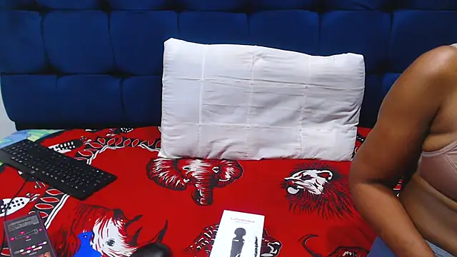 SexyBeverly  online show from 23, 10, 2025