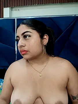 TifanieJones online show from 28, 9, 2025