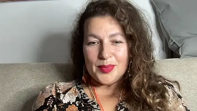 Elviora online show from 7, 10, 2025