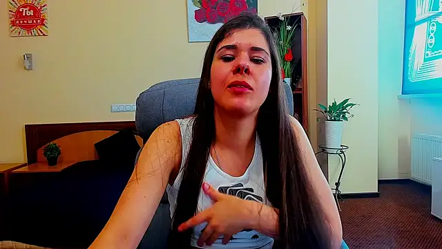 Snapshot of Joannia chatting on 25, 10, 2025 Joannia online show from 25, 10, 2025