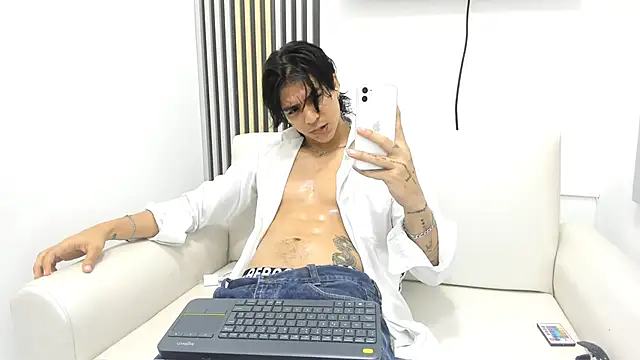 toji luxxer online show from 28, 9, 2025
