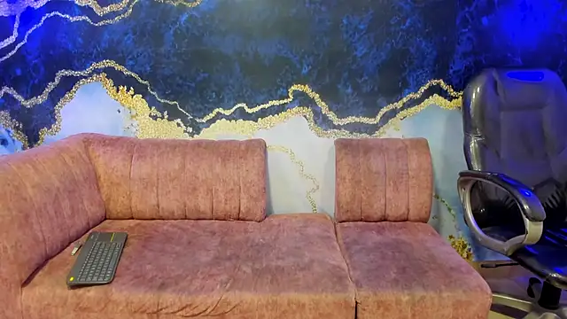 Juicy Creww online show from 15, 11, 2025