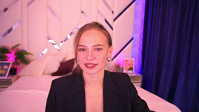 ShyySiren online show from 14, 10, 2025