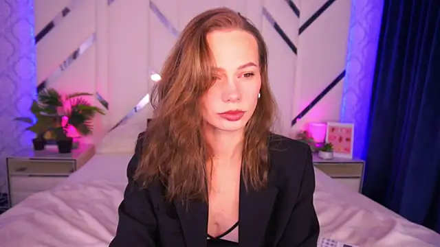 ShyySiren online show from 8, 11, 2025