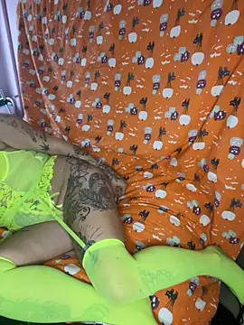 Snapshot of DIRTY_PAISLEY_X chatting on 12, 10, 2025 DIRTY PAISLEY X online show from 12, 10, 2025