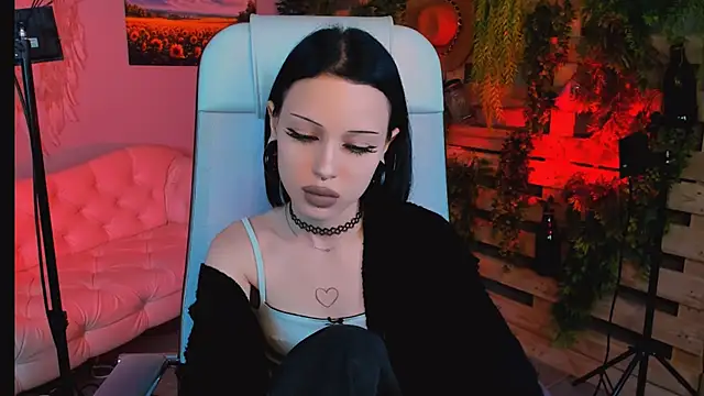 Snapshot of MiaCain chatting on 20, 9, 2025 MiaCain online show from 20, 9, 2025