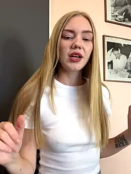 MilaMoone online show from 30, 9, 2025