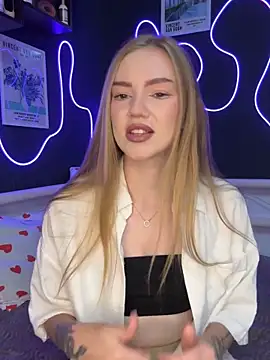 MilaMoone online show from 19, 10, 2025