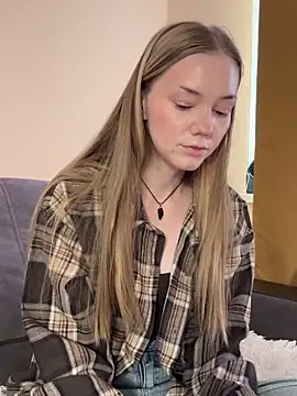 MilaMoone online show from 15, 1, 2026