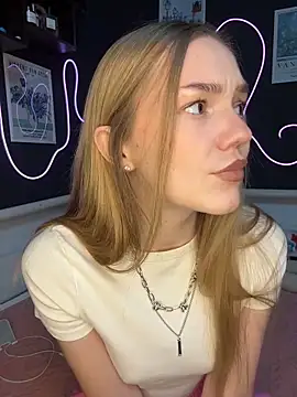 MilaMoone online show from 6, 3, 2026