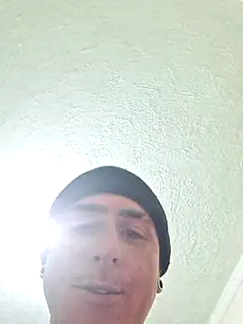 Snapshot of Bottz777 chatting on 8, 11, 2025 Bottz777 online show from 8, 11, 2025