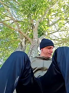 Snapshot of Bottz777 chatting on 11, 11, 2025 Bottz777 online show from 11, 11, 2025