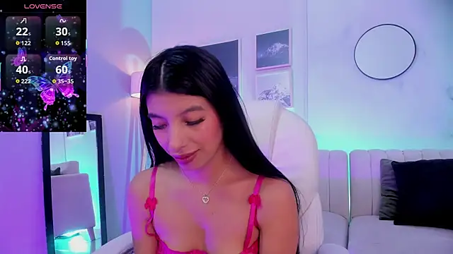 Tiffany Low online show from 2, 11, 2025