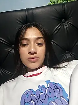 Snapshot of MiQeilaSweet chatting on 30, 11, 2025 MiQeilaSweet online show from 30, 11, 2025